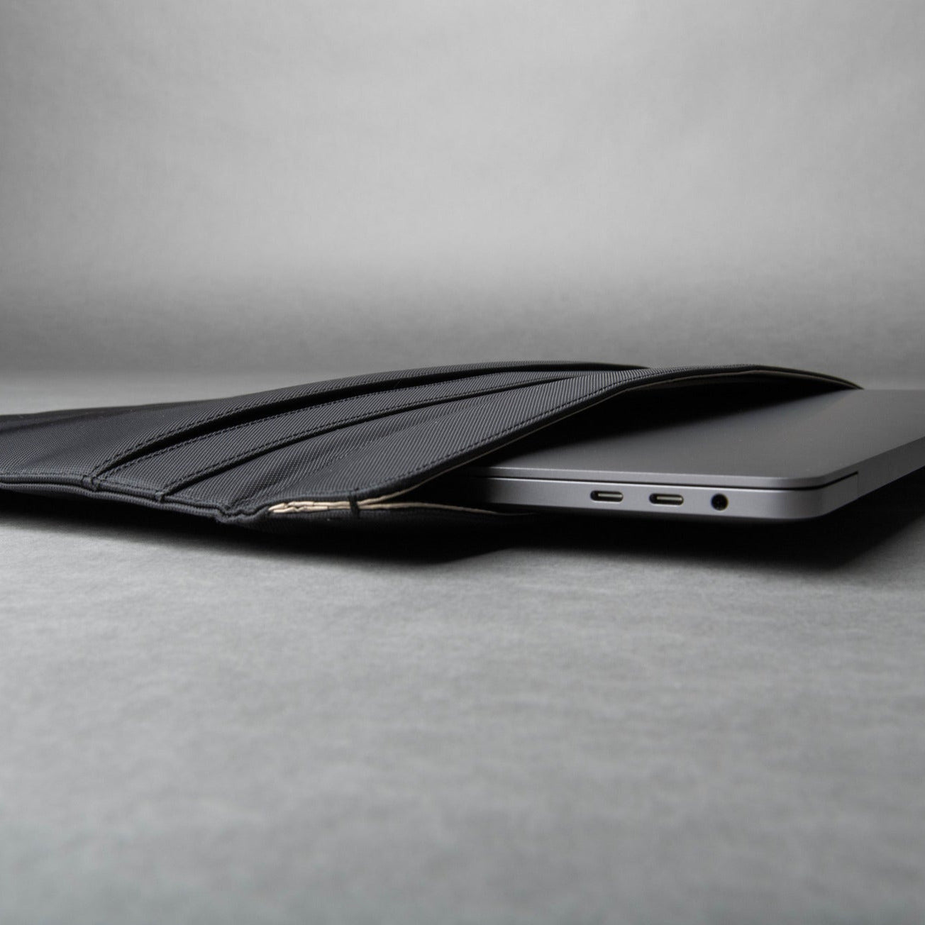 SLNT Faraday Laptop and Tablet Sleeves Weatherproof Nylon Black-Tactical Gear UK