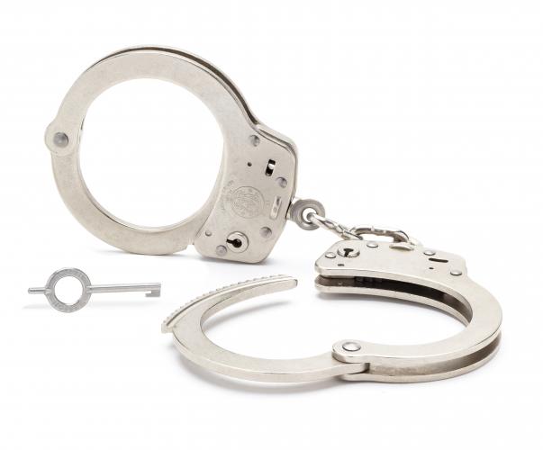 Smith & Wesson 350107 Model 104 High Security Chain-Linked Nickel Handcuffs-Tactical Gear UK